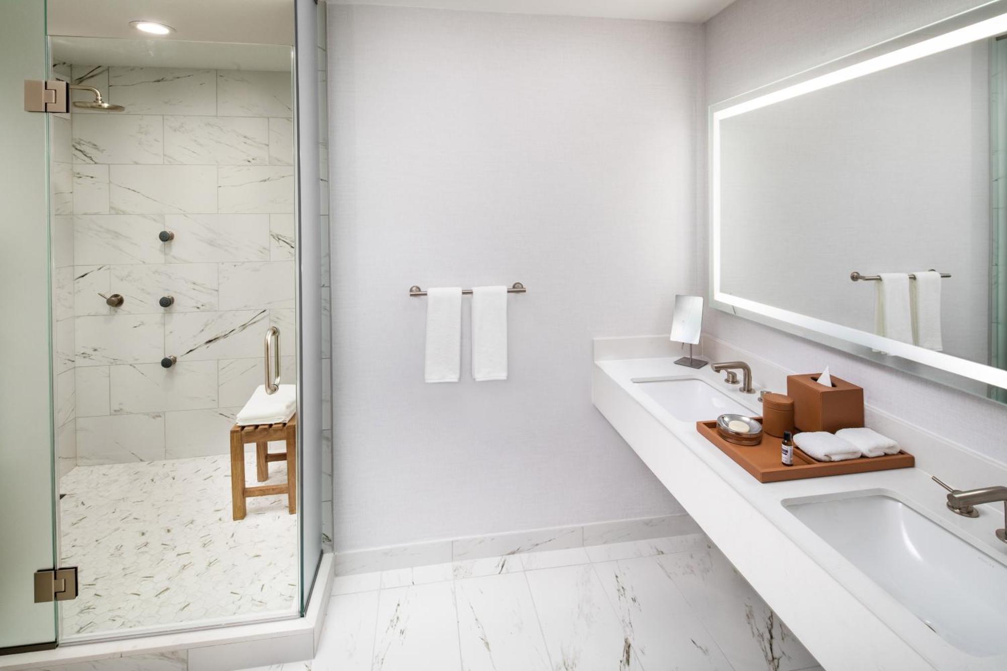 Hyatt Regency 4*